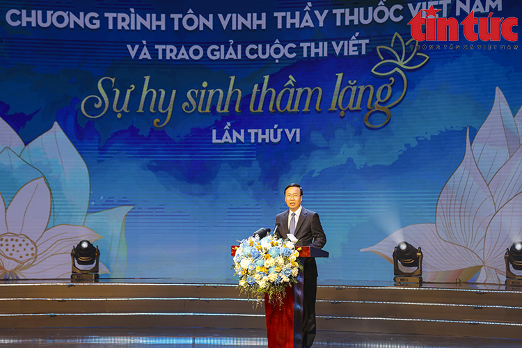 Tôn vinh Thầy thuốc Việt Nam và trao giải cuộc thi viết 'Sự hy sinh thầm lặng' lần VI
