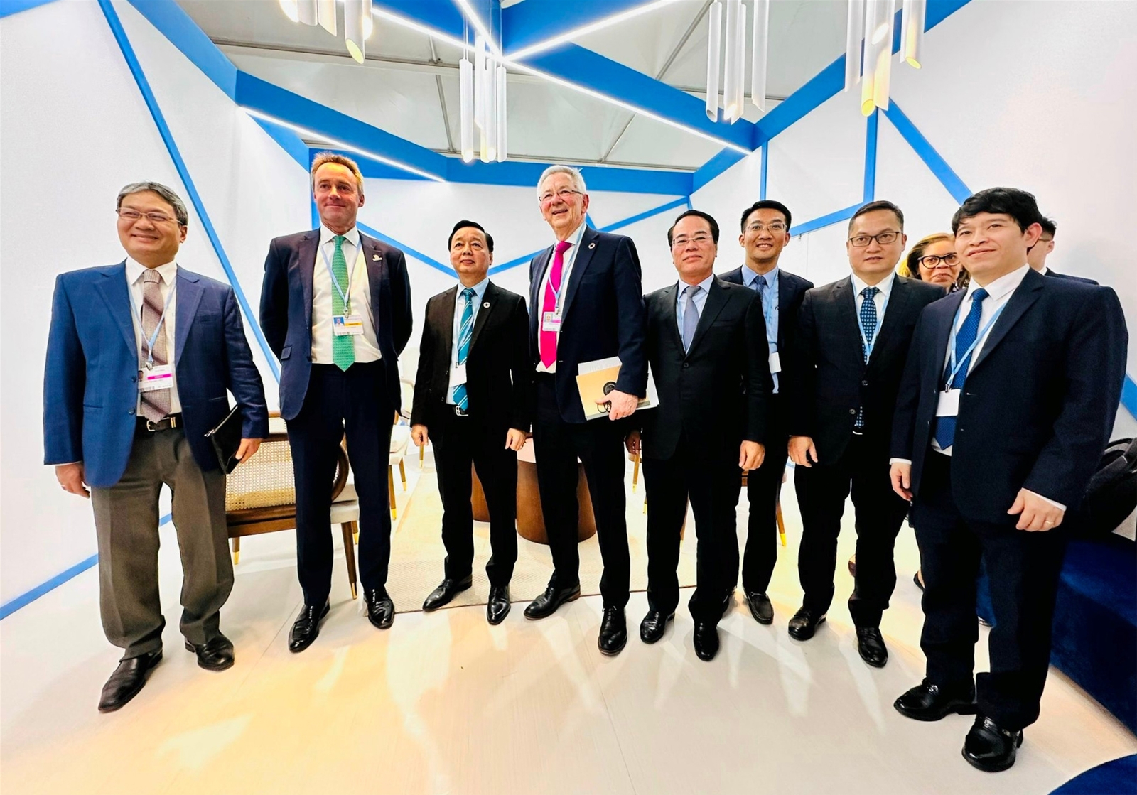 Hội nghị COP27: Cam kết chuyển đổi xanh, xây dựng thị trường các-bon Quyết tâm đưa phát thải ròng về “0” vào năm 2050