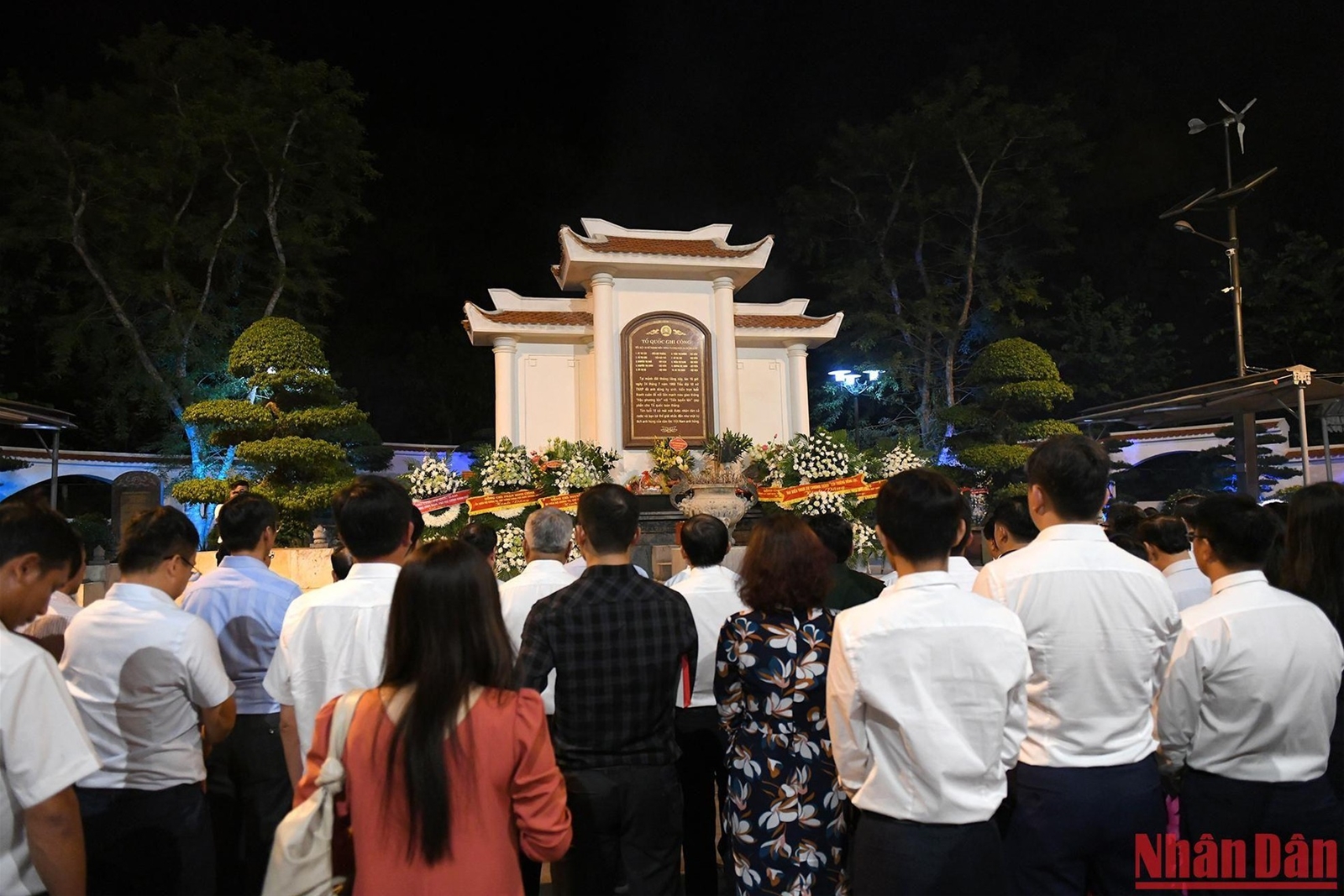 Lãnh đạo Đảng, Nhà nước dâng hương tri ân các Anh hùng, liệt sĩ tại Ngã ba Đồng Lộc