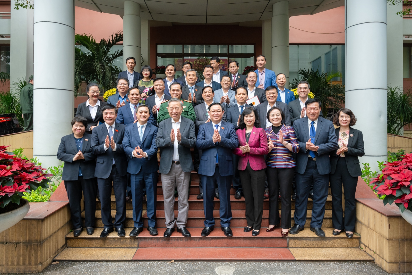 Chủ tịch Quốc hội Vương Đình Huệ: Ngành Y tế cần 