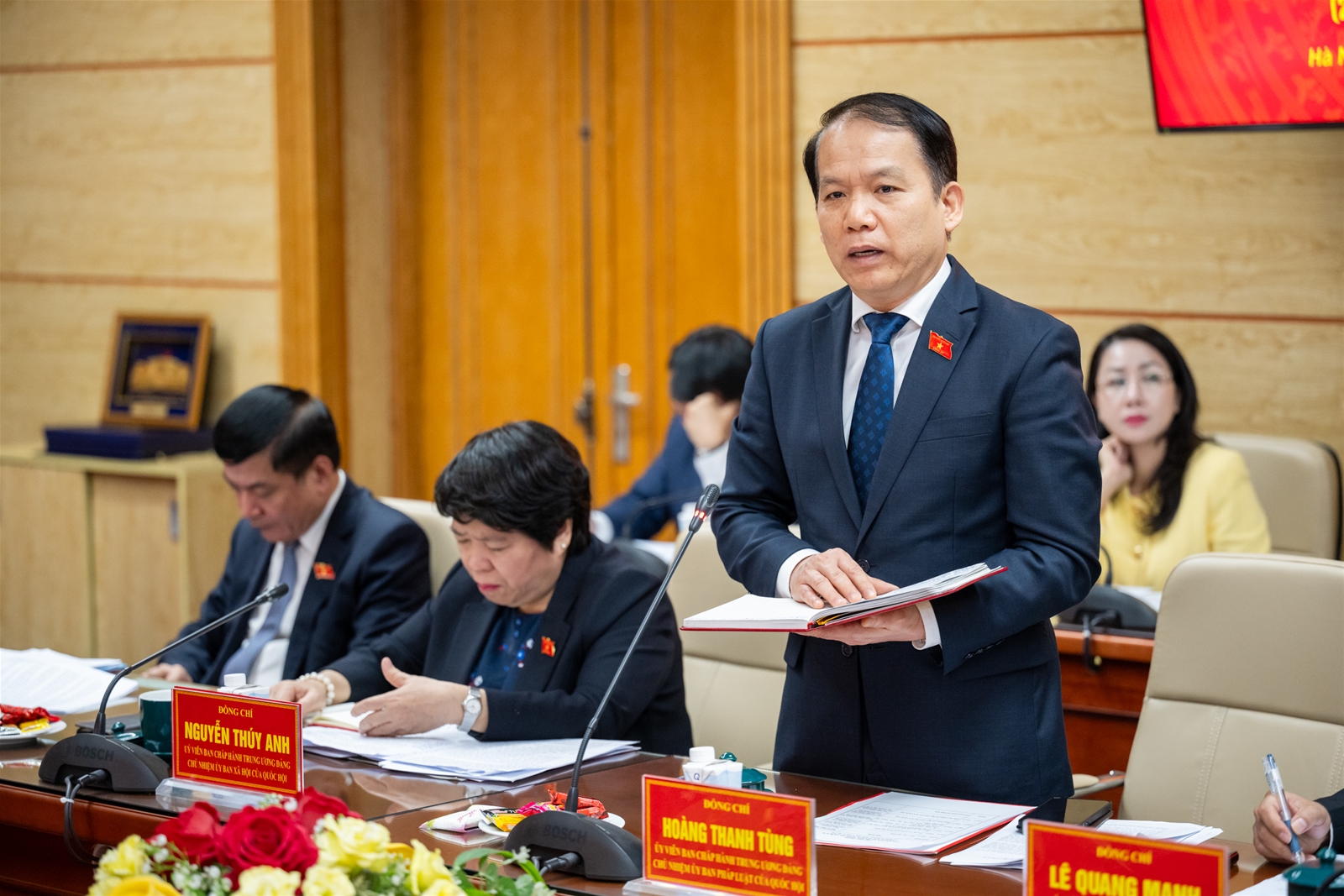 Chủ tịch Quốc hội Vương Đình Huệ: Ngành Y tế cần 