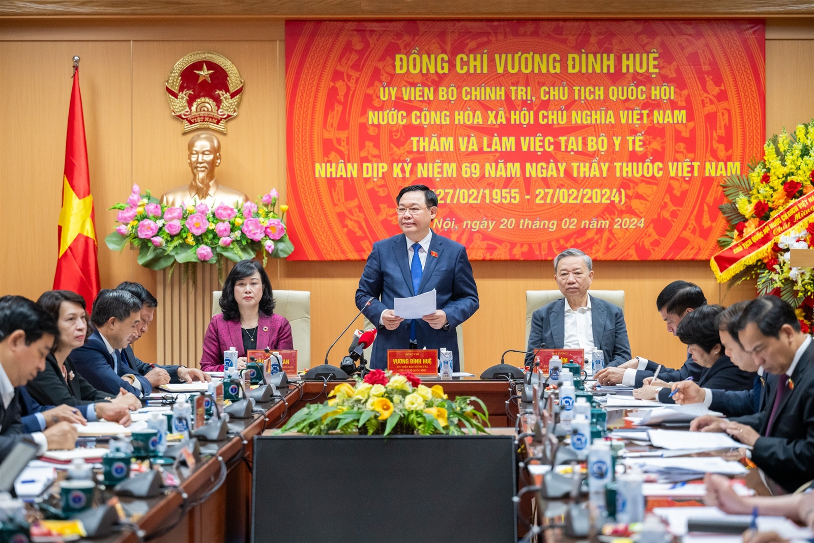 Chủ tịch Quốc hội Vương Đình Huệ: Ngành Y tế cần 