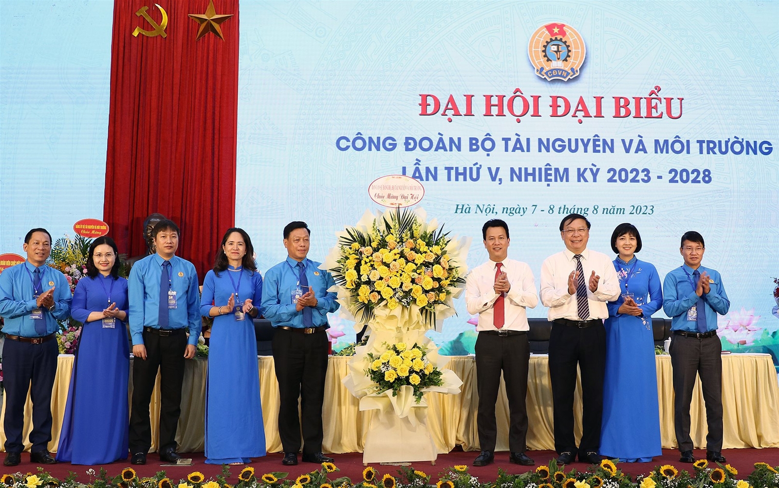 Dân chủ - Đổi mới - Đoàn kết - Sáng tạo