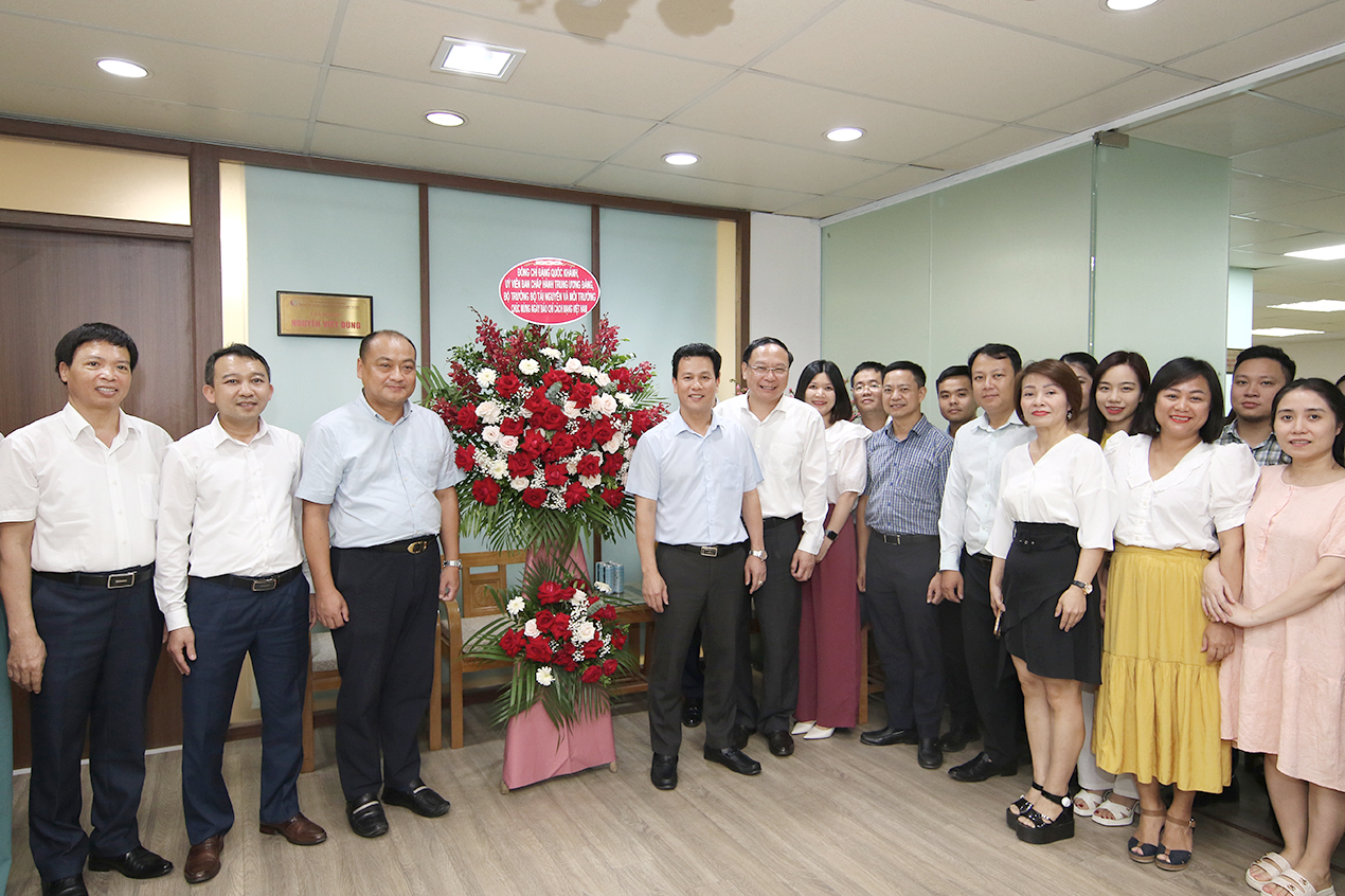 Ngòi bút phải sắc và phải hiểu thật sâu