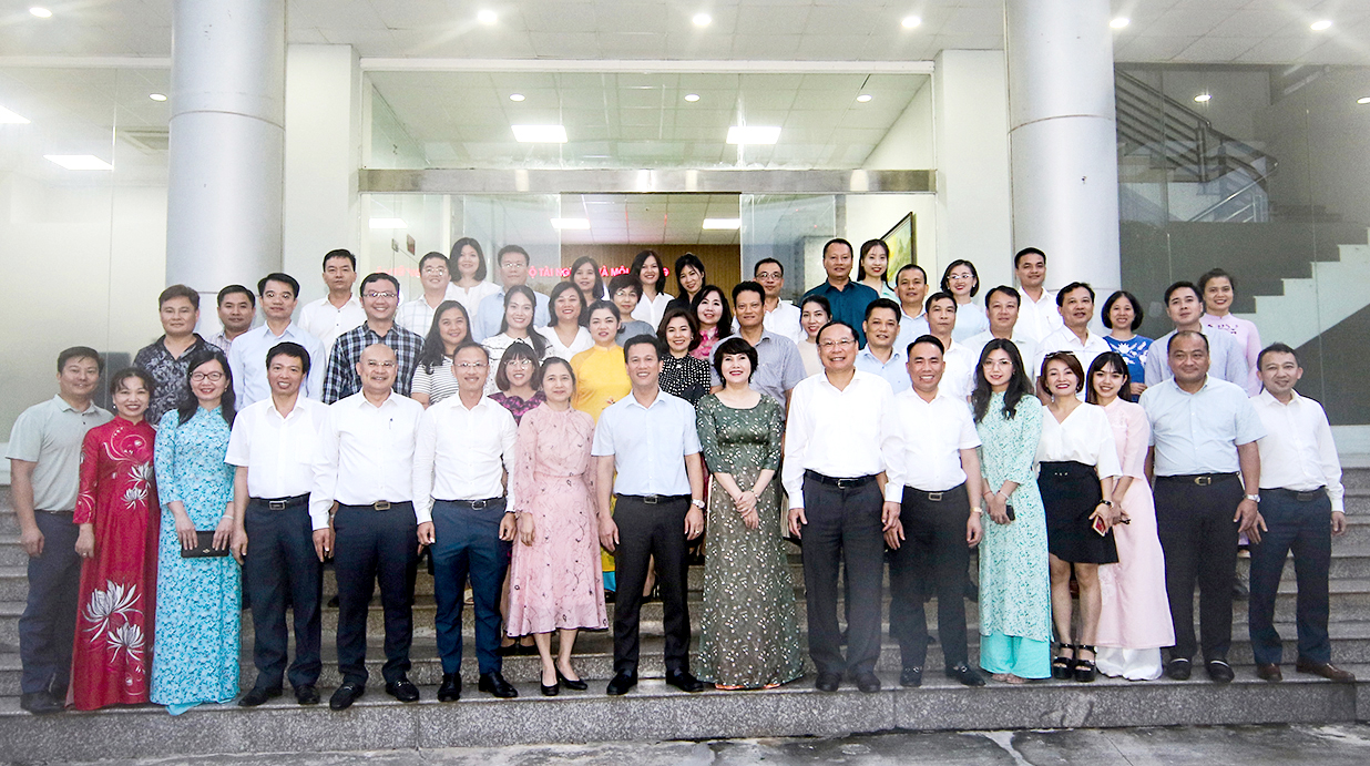 Gặp mặt báo chí