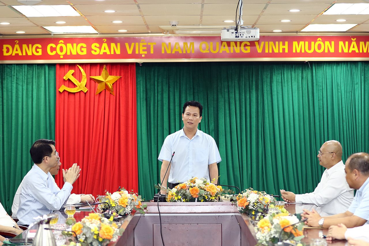 Ngòi bút phải sắc và phải hiểu thật sâu