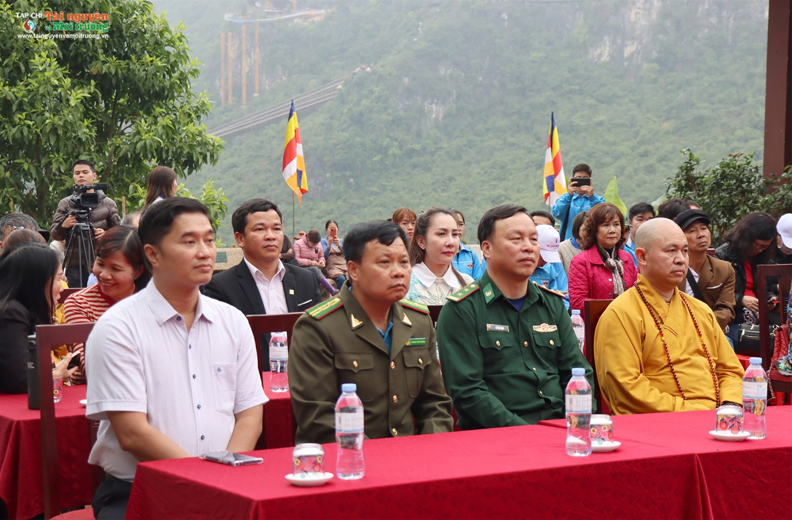 Phóng sự ảnh Tạp chí Tài nguyên và Môi trường trồng cây tại chùa Phật Tích Trúc Lâm Bản Giốc, Cao Bằng