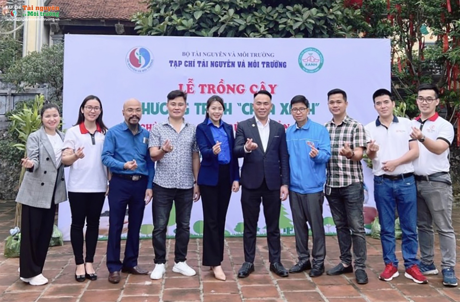 Phóng sự ảnh Tạp chí Tài nguyên và Môi trường trồng cây tại chùa Phật Tích Trúc Lâm Bản Giốc, Cao Bằng