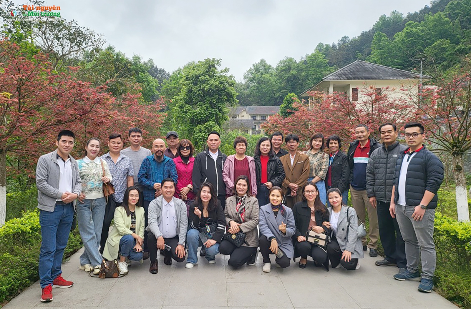 Phóng sự ảnh Tạp chí Tài nguyên và Môi trường trồng cây tại chùa Phật Tích Trúc Lâm Bản Giốc, Cao Bằng