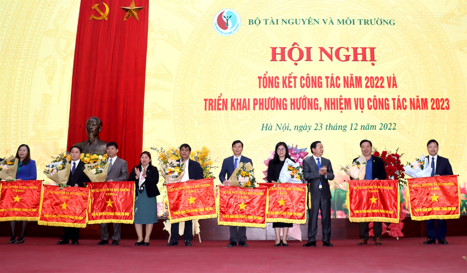 thi đua khen thưởng