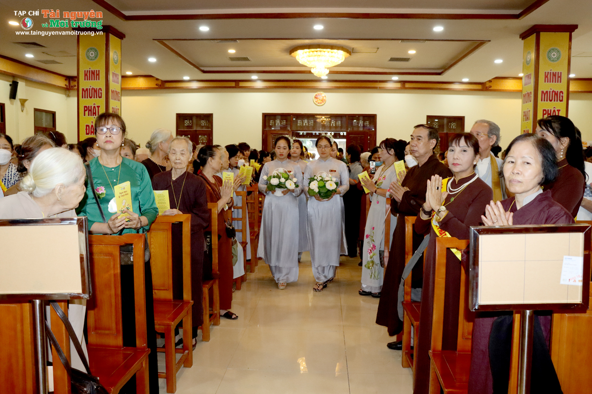 Phóng sự ảnh Mừng Đại lễ Phật đản năm 2023 tại chùa Quán Sứ, Hà Nội