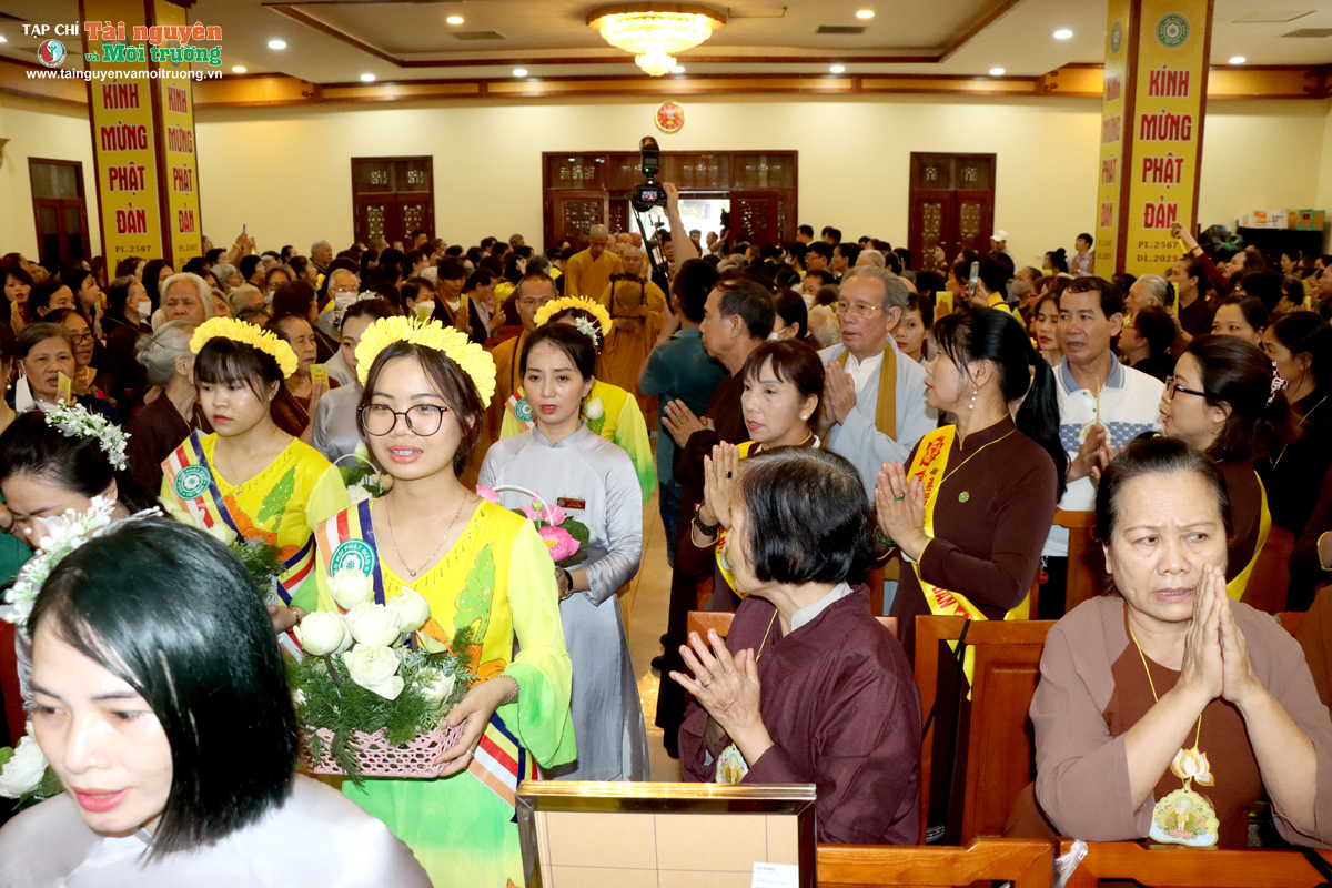 Phóng sự ảnh Mừng Đại lễ Phật đản năm 2023 tại chùa Quán Sứ, Hà Nội
