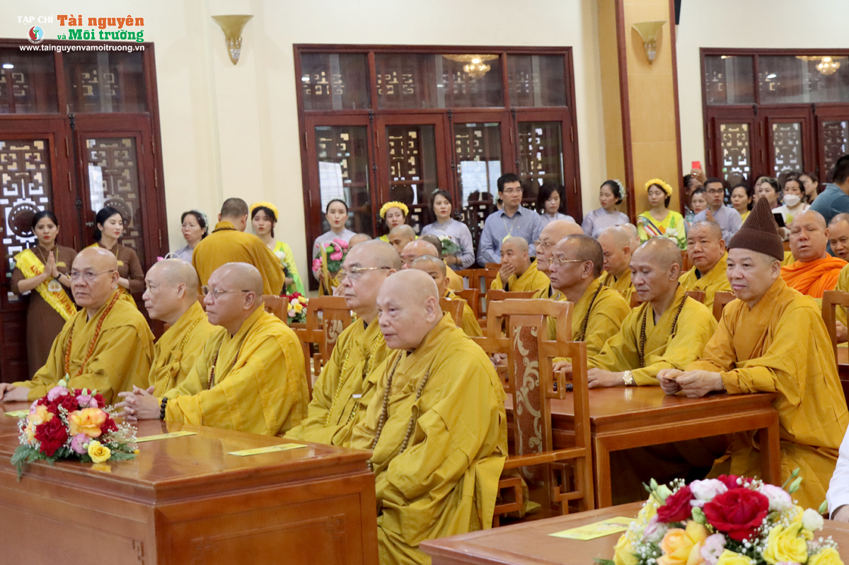 Phóng sự ảnh Mừng Đại lễ Phật đản năm 2023 tại chùa Quán Sứ, Hà Nội