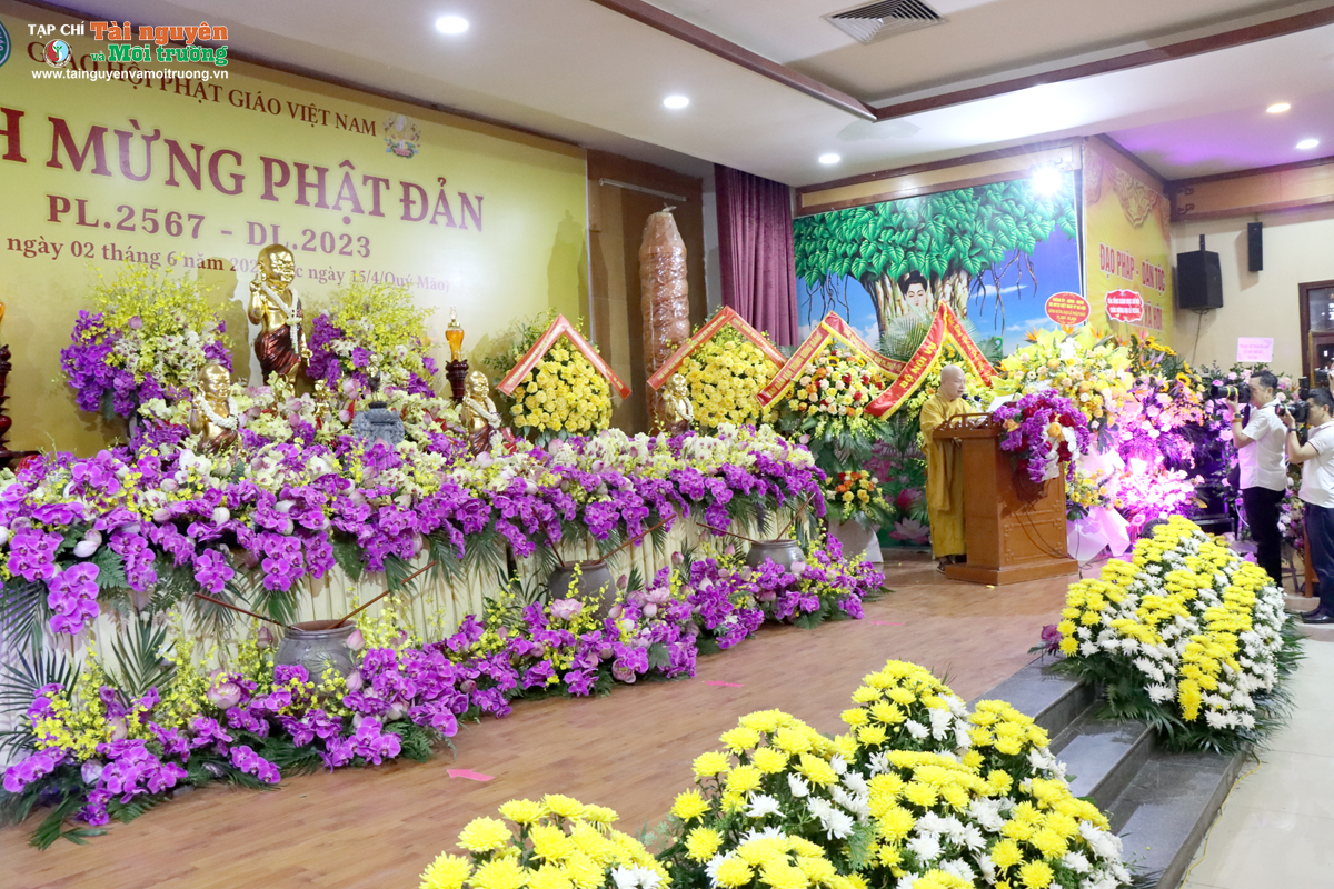Phóng sự ảnh Mừng Đại lễ Phật đản năm 2023 tại chùa Quán Sứ, Hà Nội