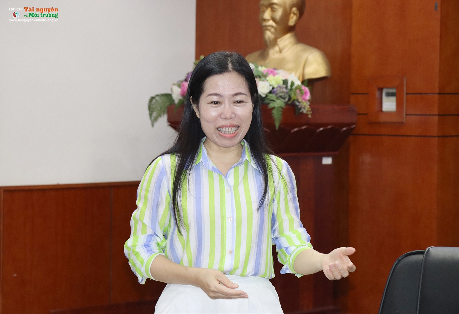 Gặp mặt sinh viên