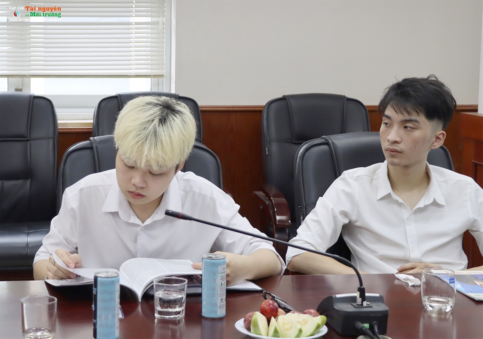 Gặp mặt sinh viên