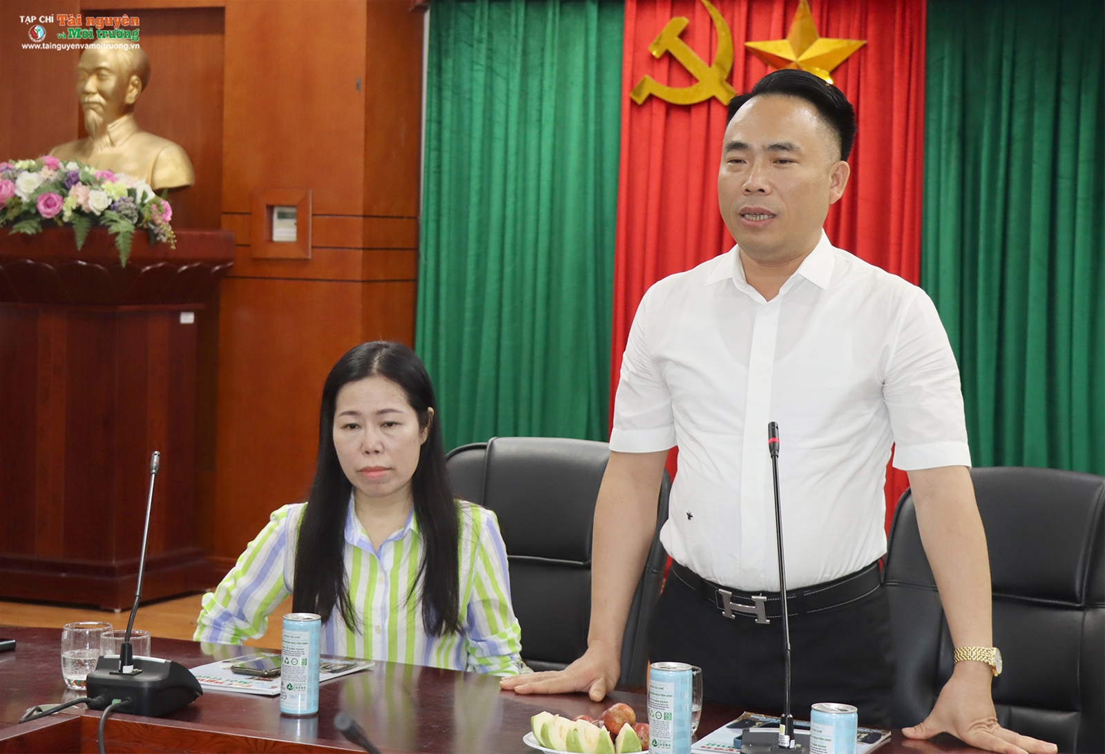 Gặp mặt sinh viên