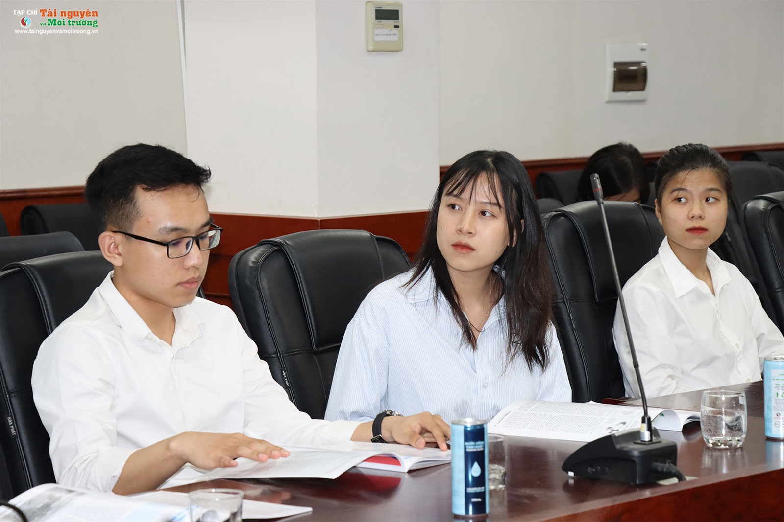 Gặp mặt sinh viên