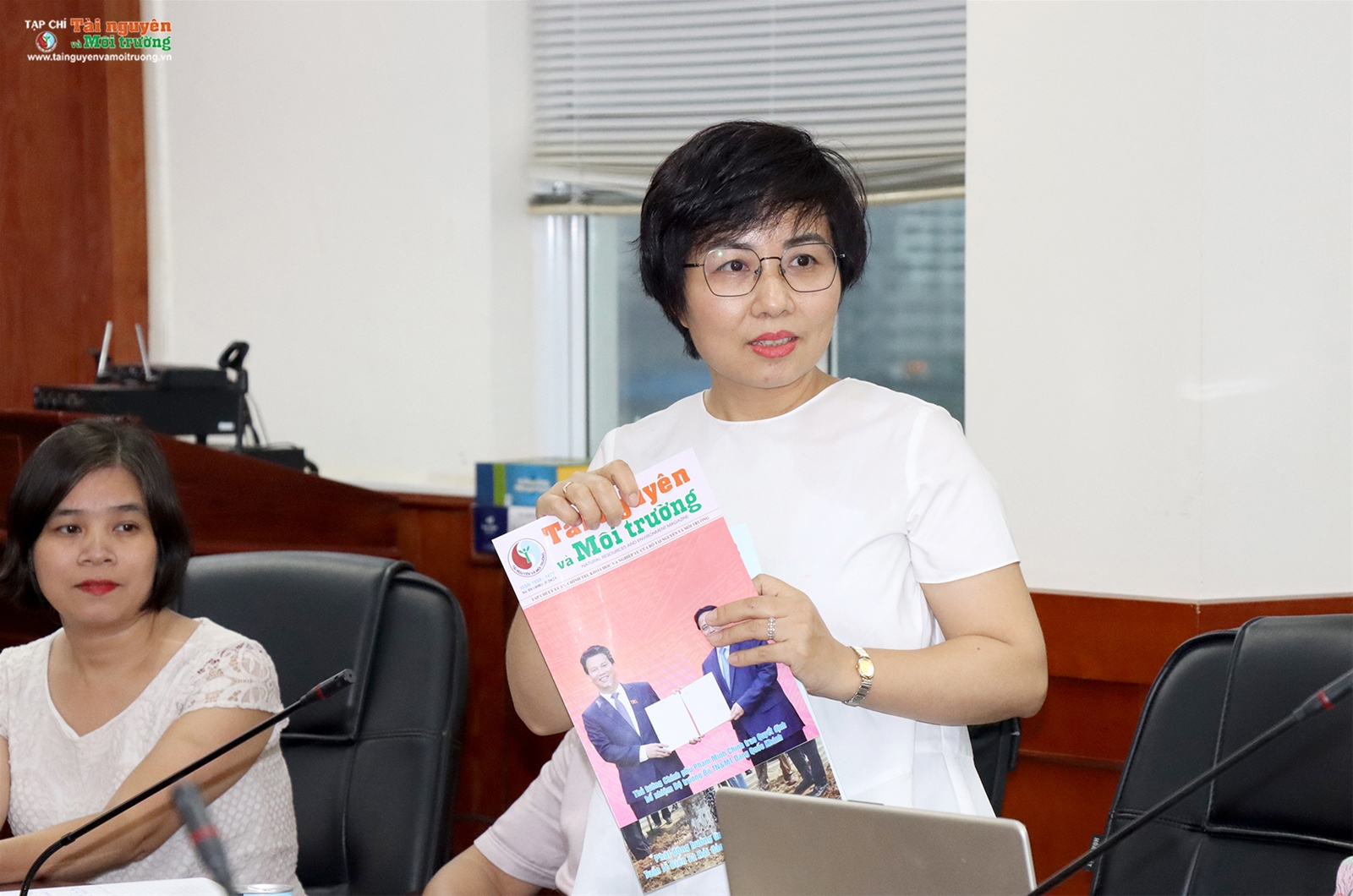 Gặp mặt sinh viên