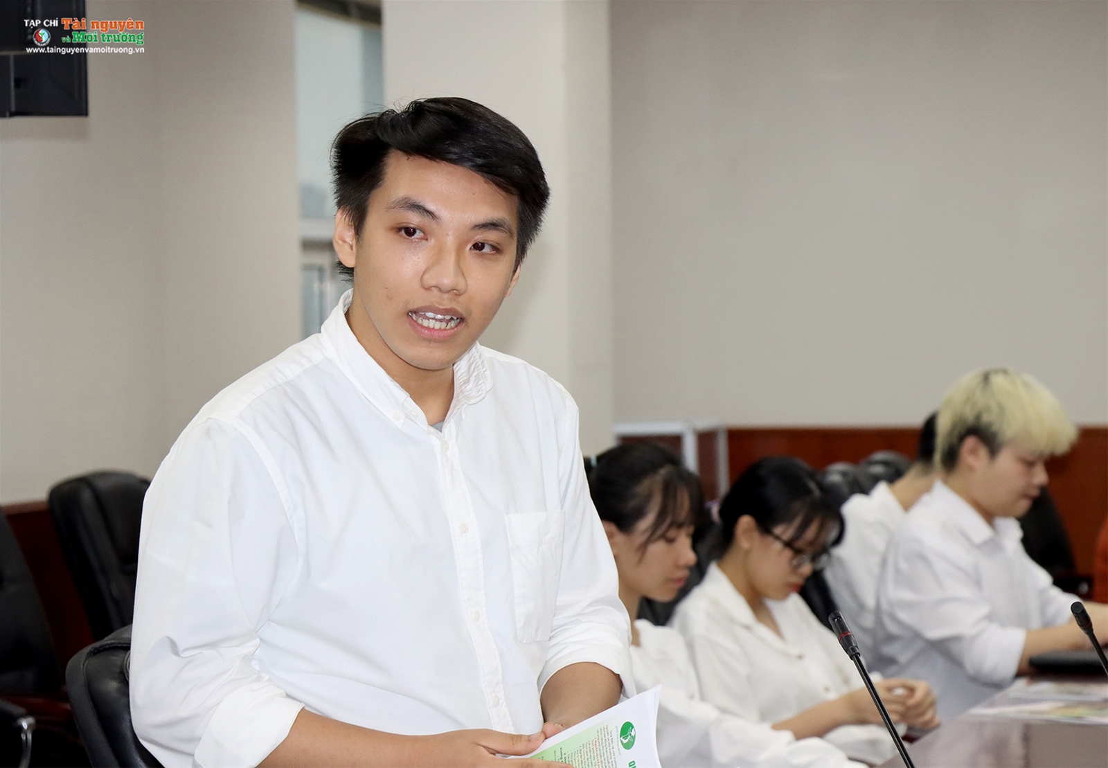 Gặp mặt sinh viên