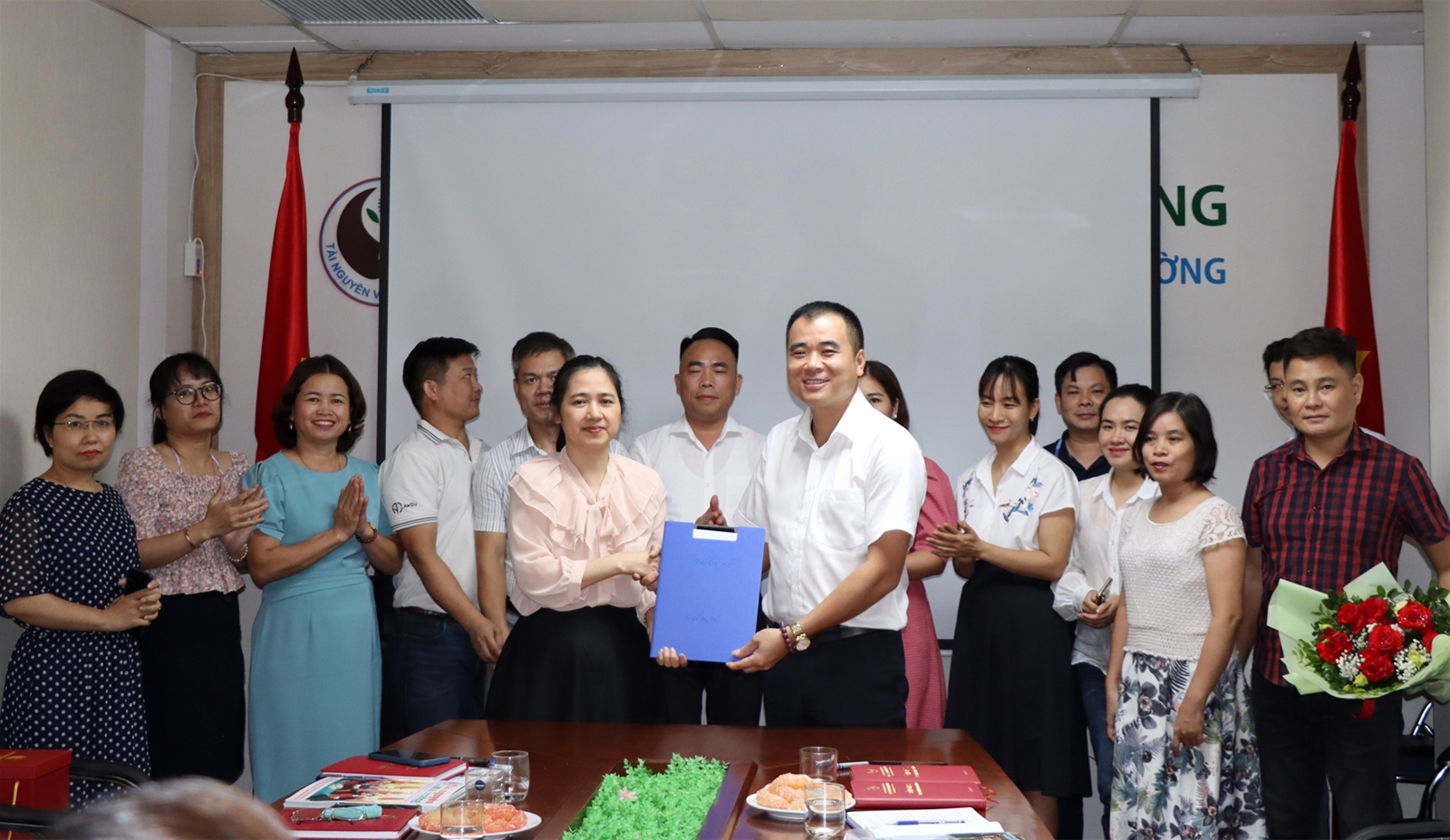 Tạp chí Tài nguyên và Môi trường ký kết hợp tác truyền thông cùng Công ty Cổ phần Truyền hình thực tế HDTV Việt Nam