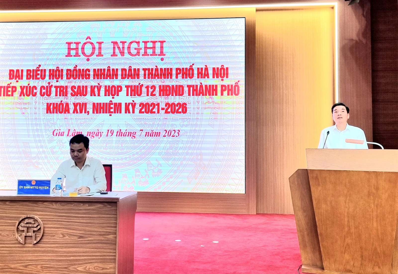 Cử tri huyện Gia Lâm kiến nghị giải quyết vấn đề ô nhiễm môi trường, vi phạm đất đai