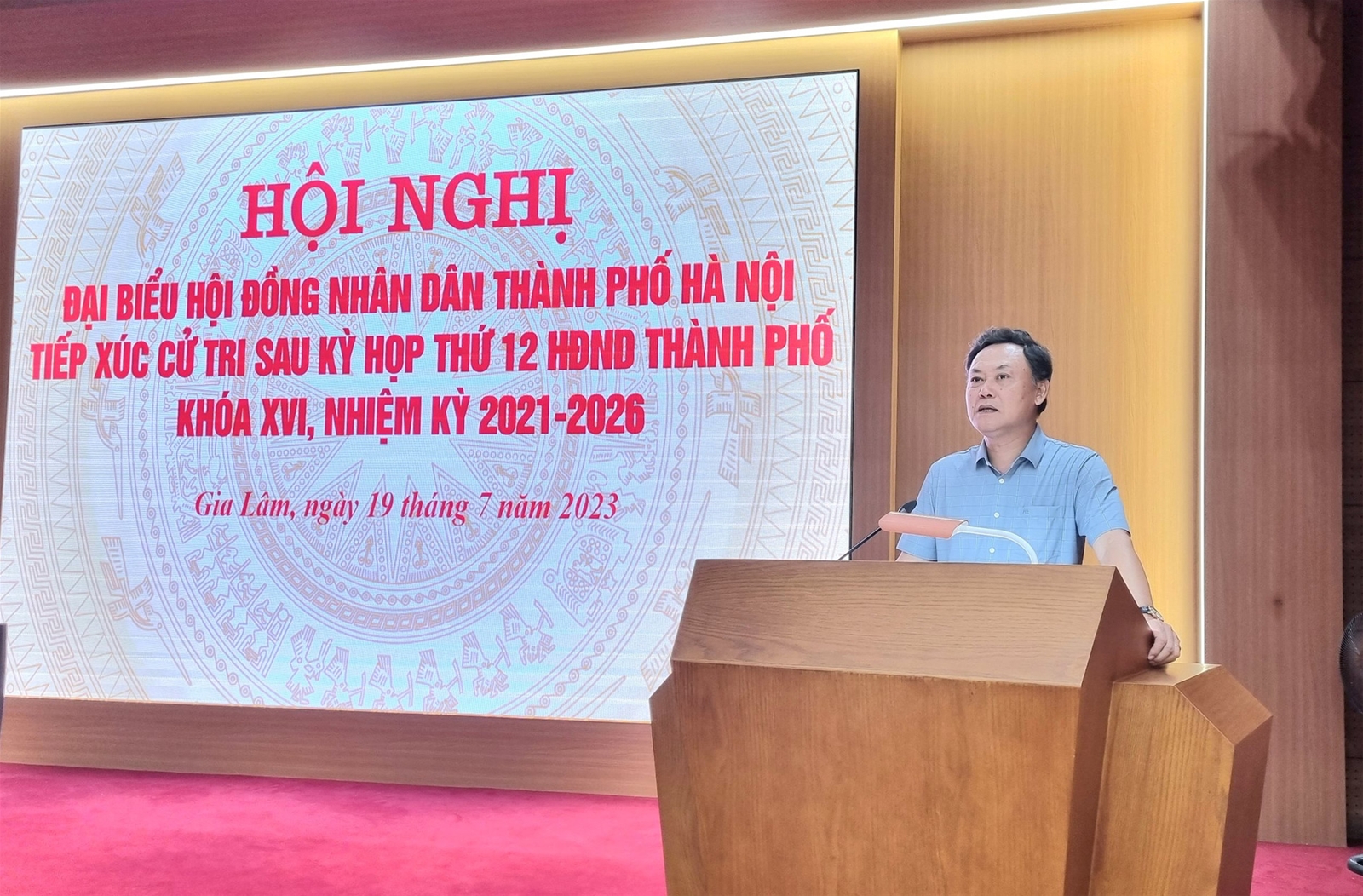 Cử tri huyện Gia Lâm kiến nghị giải quyết vấn đề ô nhiễm môi trường, vi phạm đất đai