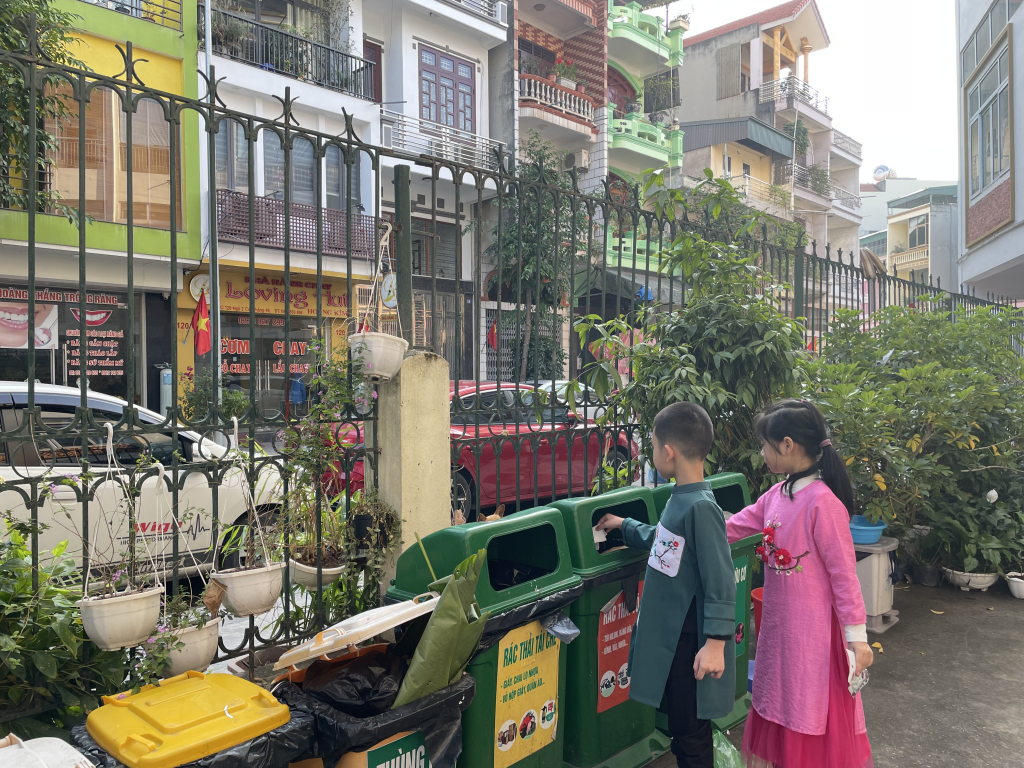 Xây dựng trường học xanh, sạch, đẹp, thân thiện
