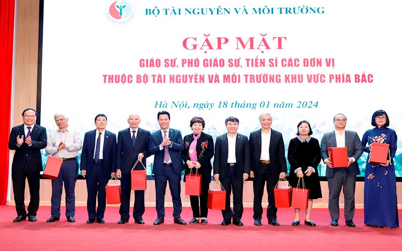 Gặp mặt Giáo sư, Phó Giáo sư, Tiến sĩ ngành Tài nguyên và Môi trường khu vực phía Bắc