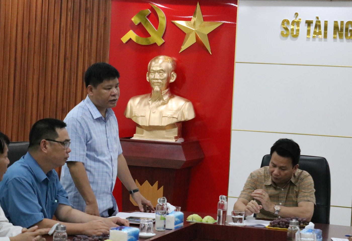 Bộ trưởng Bộ Tài nguyên và Môi trường thăm và làm việc với Sở Tài nguyên và Môi trường tỉnh Bắc Kạn