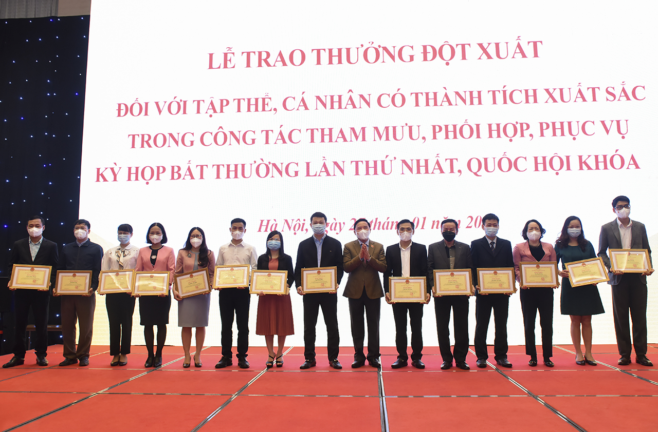 Chủ tịch Quốc hội Vương Đình Huệ: Năm mới chuyên nghiệp - chuẩn mực - trách nhiệm - đoàn kết - thành tích tốt hơn