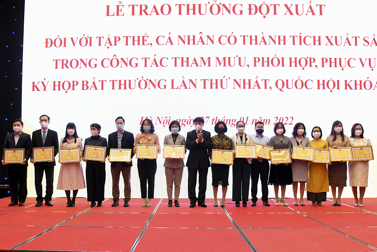 Chủ tịch Quốc hội Vương Đình Huệ: Năm mới chuyên nghiệp - chuẩn mực - trách nhiệm - đoàn kết - thành tích tốt hơn