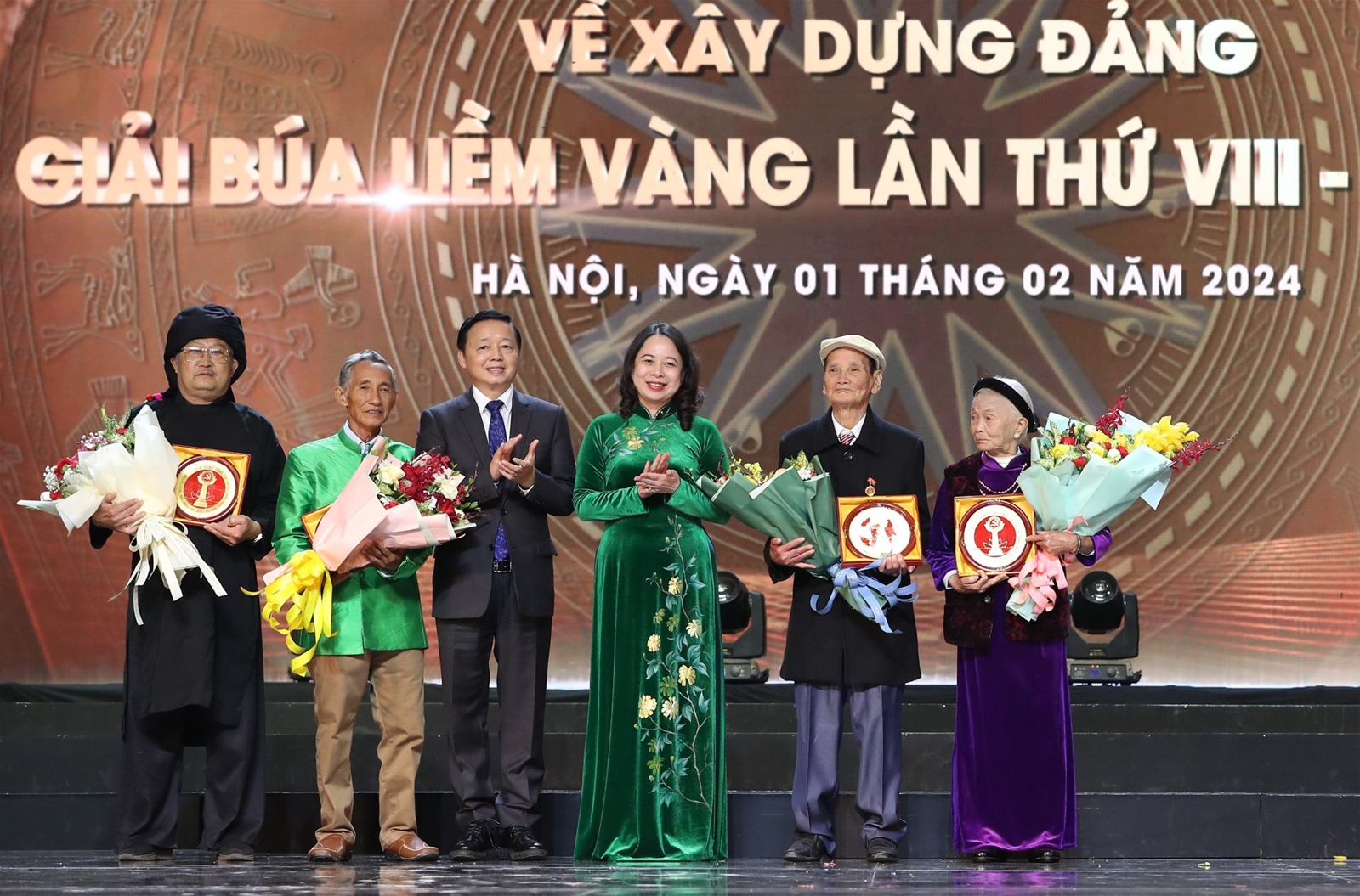 Thủ tướng Phạm Minh Chính: Phải đặc biệt coi trọng và đẩy mạnh hơn nữa công tác xây dựng Đảng