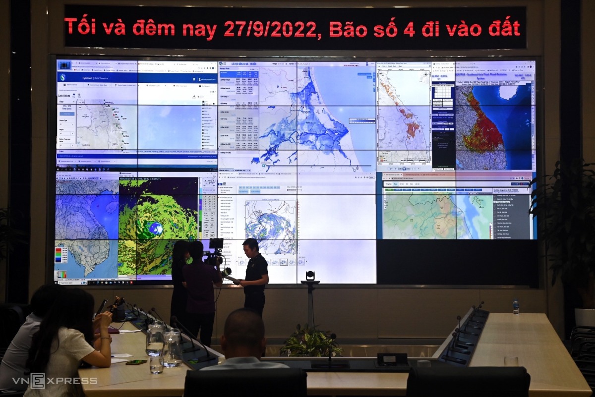 Đêm trắng ở nơi cách tâm bão gần 800 km
