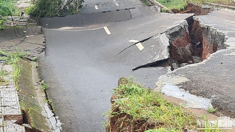Sạt trượt trên đường Hồ Chí Minh đoạn qua Đắk Nông