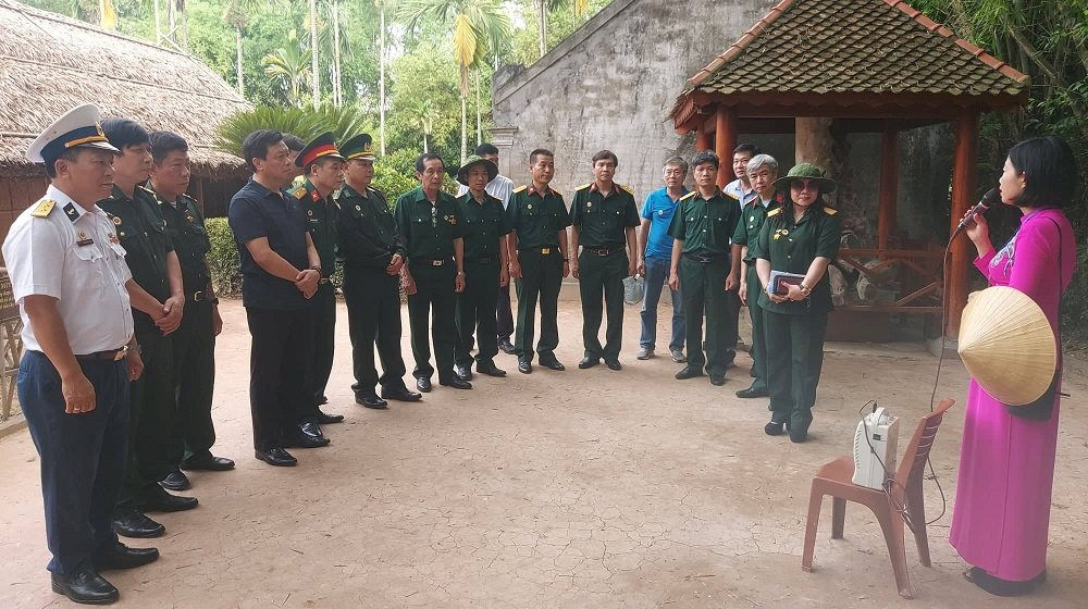 Hội cựu chiến binh Bộ TN&MT hành trình về nguồn tại Khu di tích lịch sử Kim Liên và Ngã ba Đồng Lộc