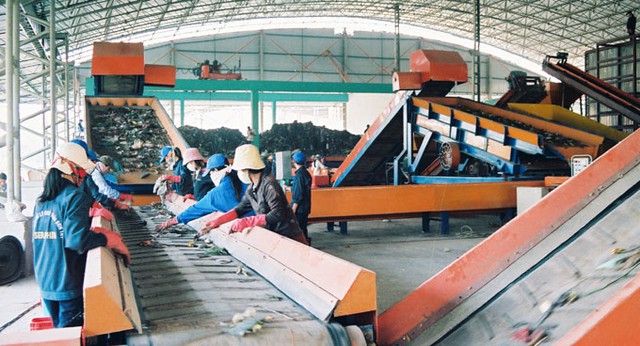 Khuyến khích doanh nghiệp tự thực hiện tái chế, xử lý chất thải