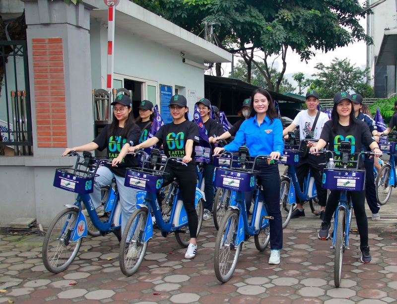 Ra quân đạp xe hưởng ứng Chiến dịch Giờ Trái đất năm 2024