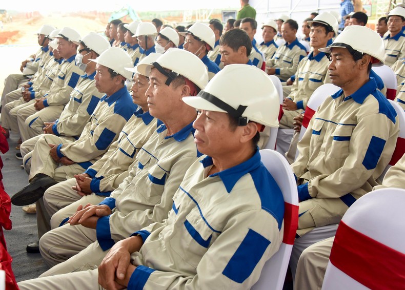 Thủ tướng Phạm Minh Chính dự Lễ phát động Phong trào thi đua đẩy mạnh phát triển kết cấu hạ tầng, chống lãng phí