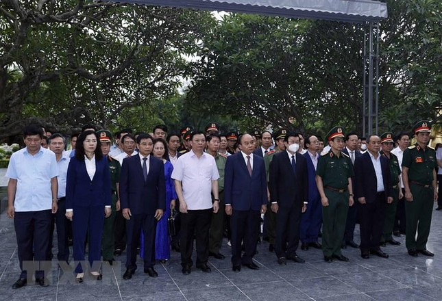Chủ tịch nước Nguyễn Xuân Phúc thăm và làm việc tại Điện Biên