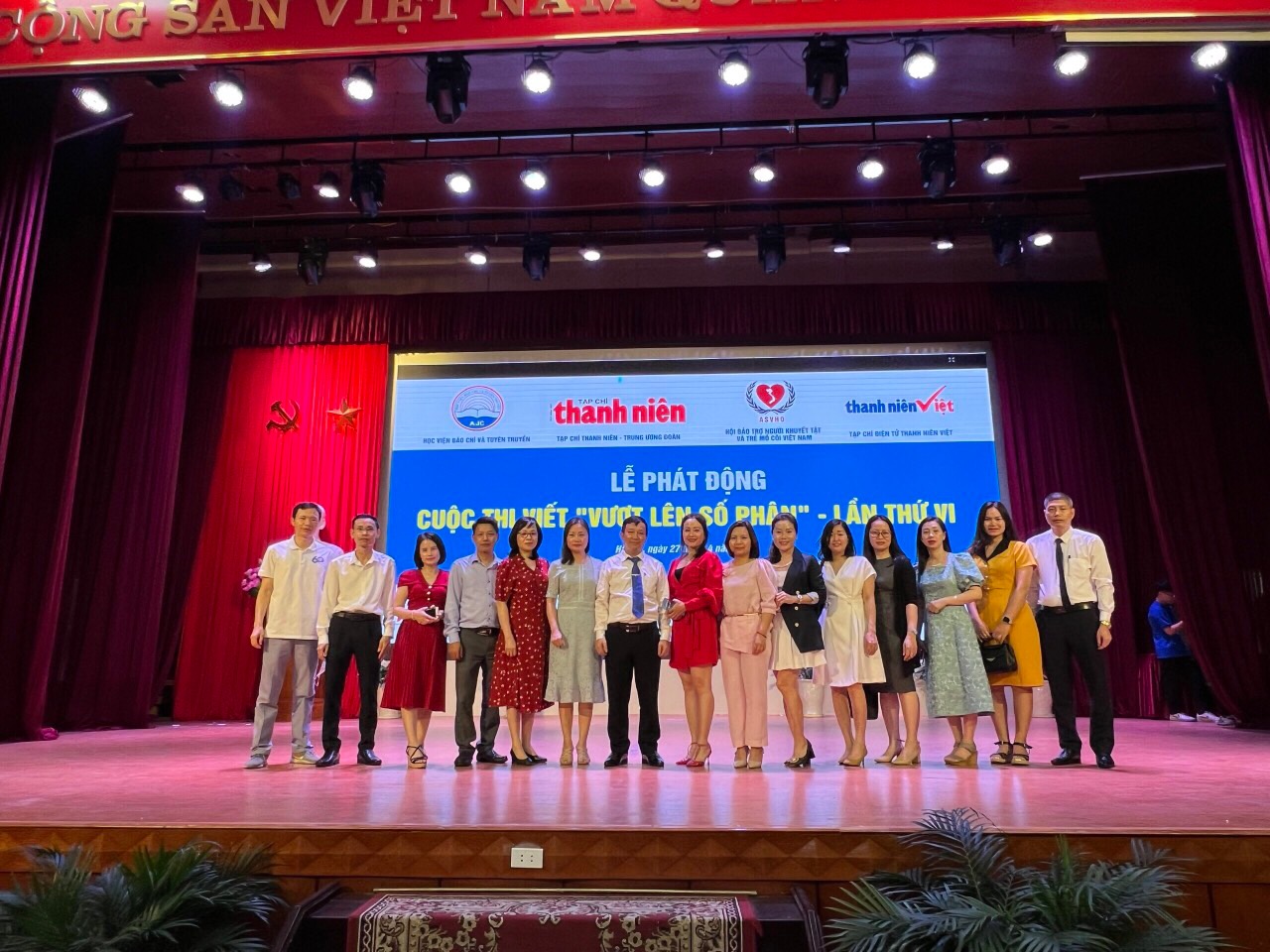 Phát động cuộc thi viết 'Vượt lên số phận' lần thứ VI