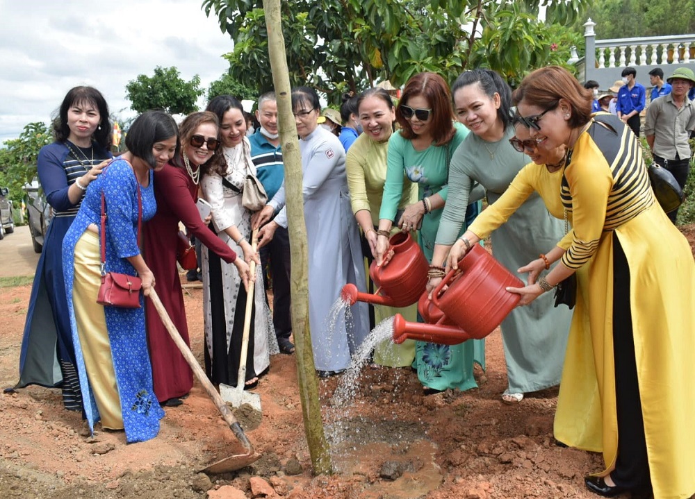 Chương trình “Chùa xanh” trồng cây ở chùa Phước Vân, Đắk Lắk
