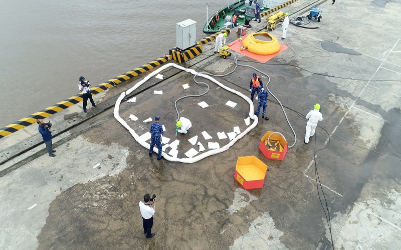 Diễn tập thực binh ứng cứu sự cố tràn dầu và tìm kiếm cứu nạn tại Hải Phòng