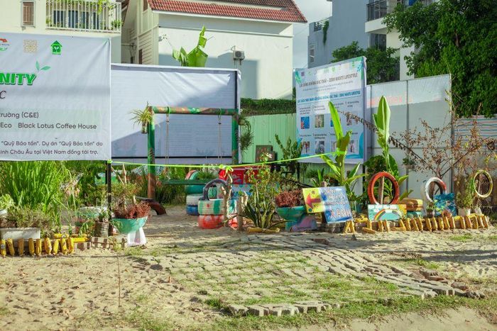 Khu vườn cộng đồng hình thành… từ rác thải