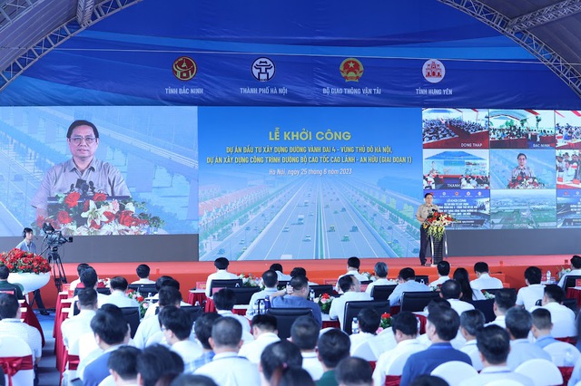Thủ tướng: Phải 'vượt nắng thắng mưa, thực hiện 3 ca 4 kíp' triển khai đường Vành đai 4 - Vùng Thủ đô Hà Nội