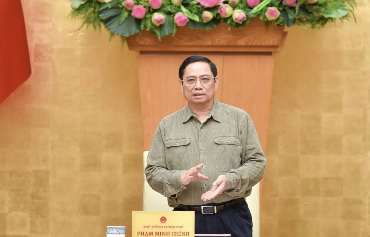 Hoàn thiện chiến lược phòng, chống Covid-19 đồng bộ với phục hồi, phát triển kinh tế