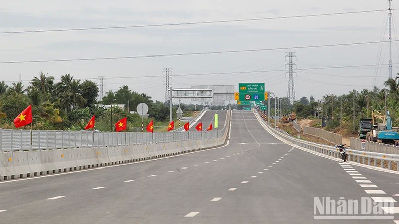 Phó Thủ tướng Trần Lưu Quang dự khánh thành cao tốc Mỹ Thuận-Cần Thơ