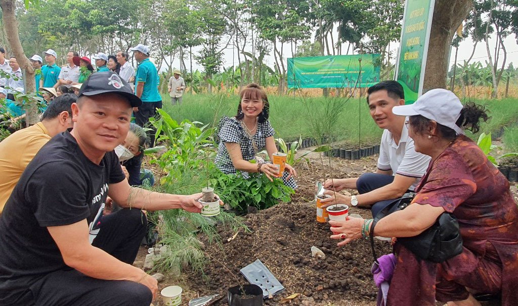 Khởi động chương trình “Một triệu cây vì biển đảo Tổ quốc, vì quê hương Việt Nam xanh”