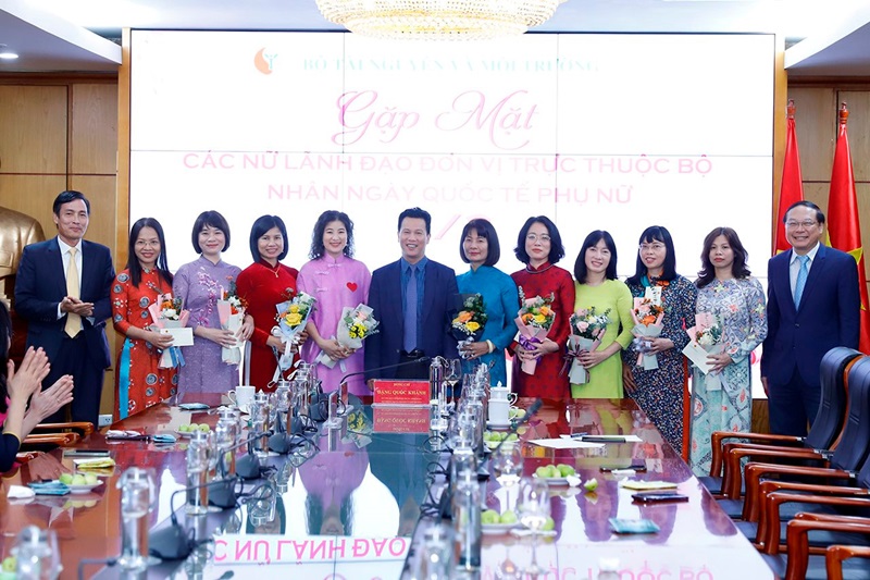 Bộ trưởng Đặng Quốc Khánh: Đánh giá cao những đóng góp của phụ nữ trong ngành Tài nguyên và Môi trường