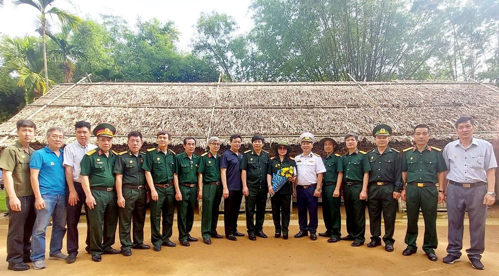 Hội cựu chiến binh Bộ TN&MT hành trình về nguồn tại Khu di tích lịch sử Kim Liên và Ngã ba Đồng Lộc